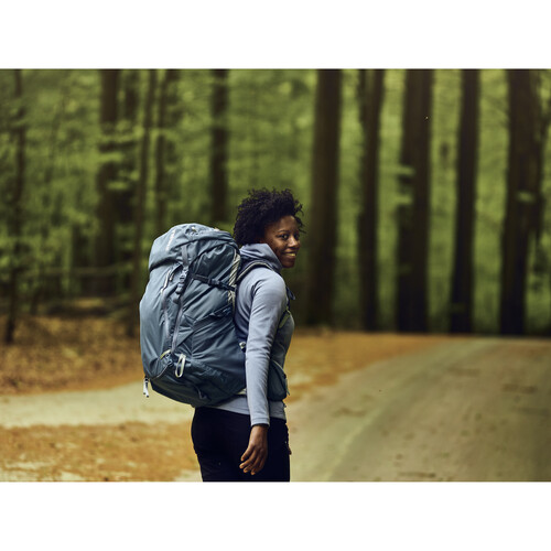 Thule Versant 60L Women's Backpack (Aegean)
